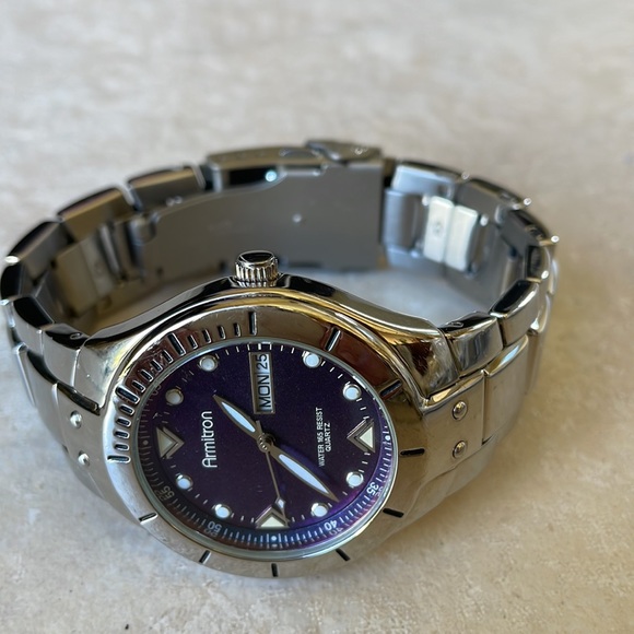 Armitron men battery water resistant 165ft stainless steel date&day - Picture 4 of 8